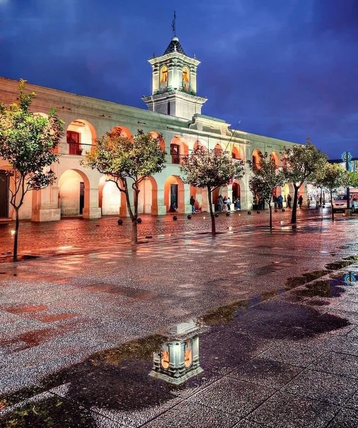 Salta bajo la lluvia